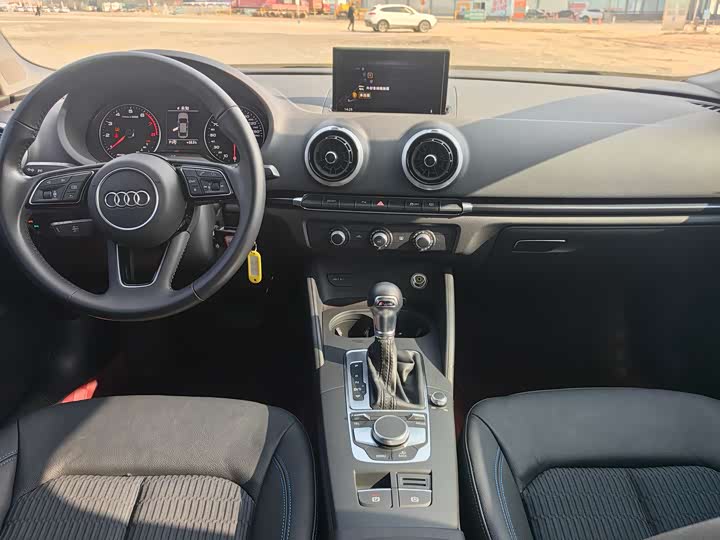 Фото 12 - Audi A3