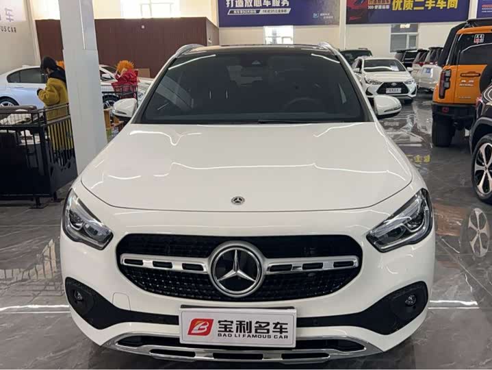 Фото 1 - Mercedes-Benz GLA-Class