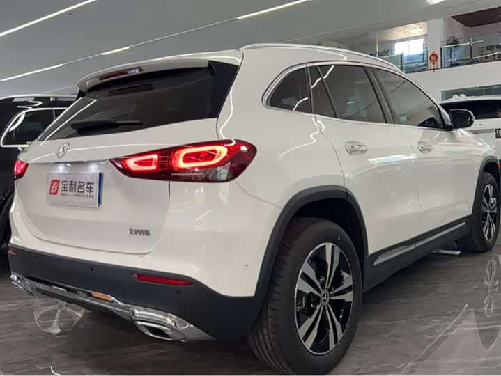 Фото 2 - Mercedes-Benz GLA-Class
