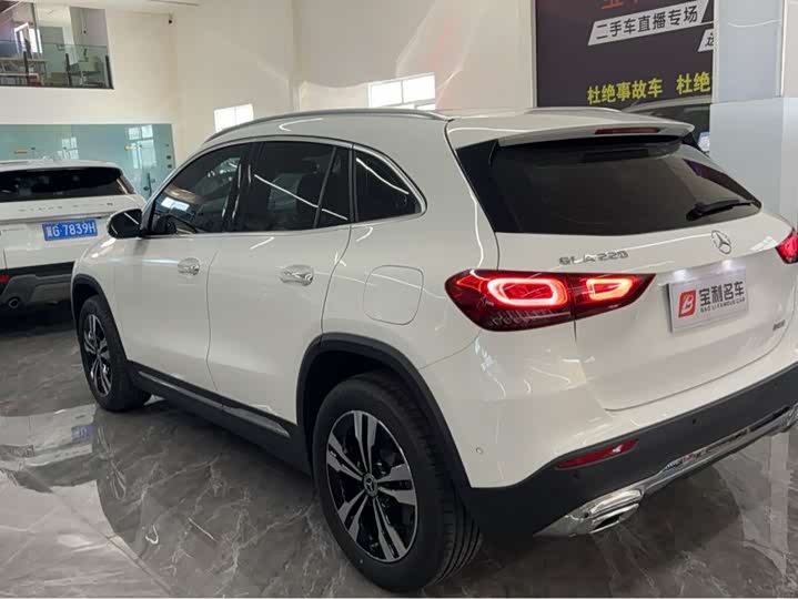 Фото 5 - Mercedes-Benz GLA-Class