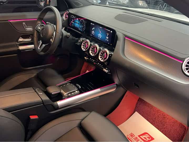 Фото 6 - Mercedes-Benz GLA-Class