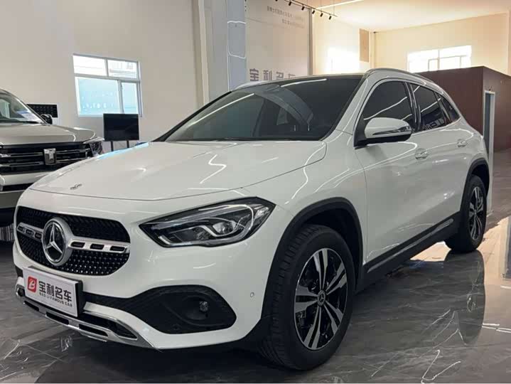 Фото 7 - Mercedes-Benz GLA-Class
