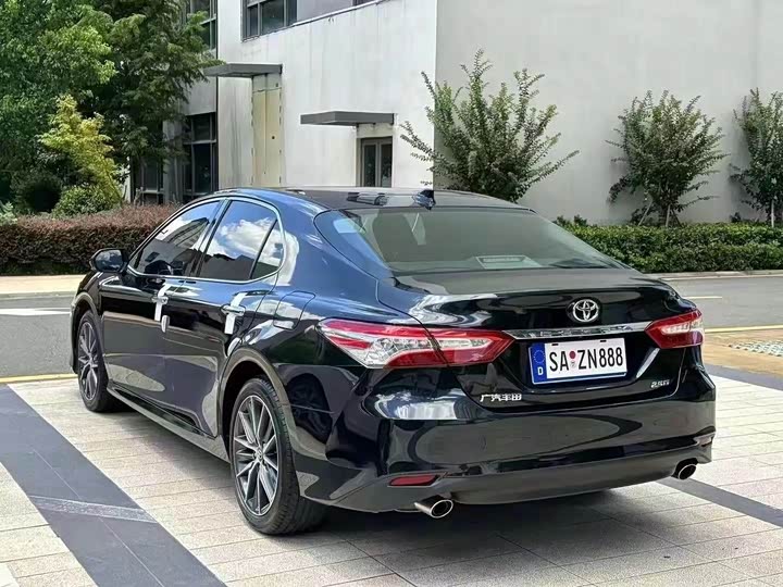 Фото 7 - Toyota Camry