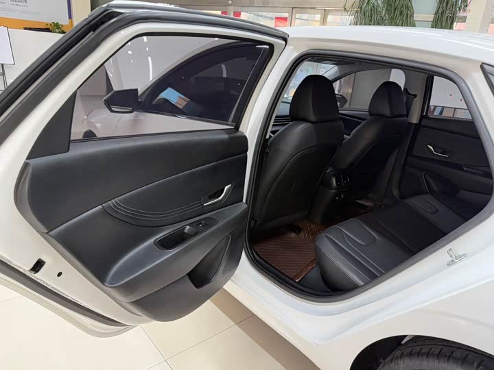 Фото 17 - Hyundai Elantra N line