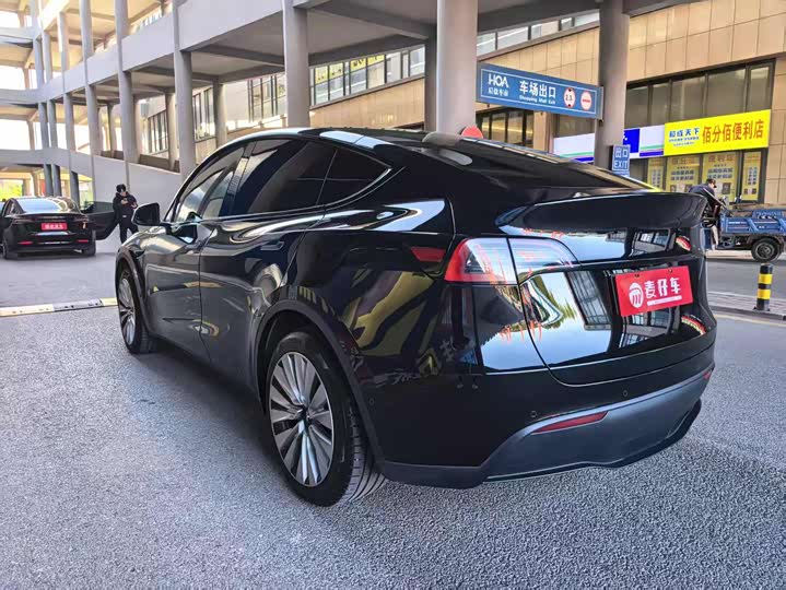 Фото 6 - Tesla Model Y