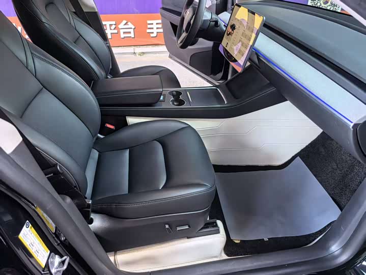 Фото 8 - Tesla Model Y