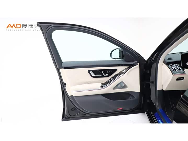 Фото 10 - Mercedes-Benz Maybach S-Class