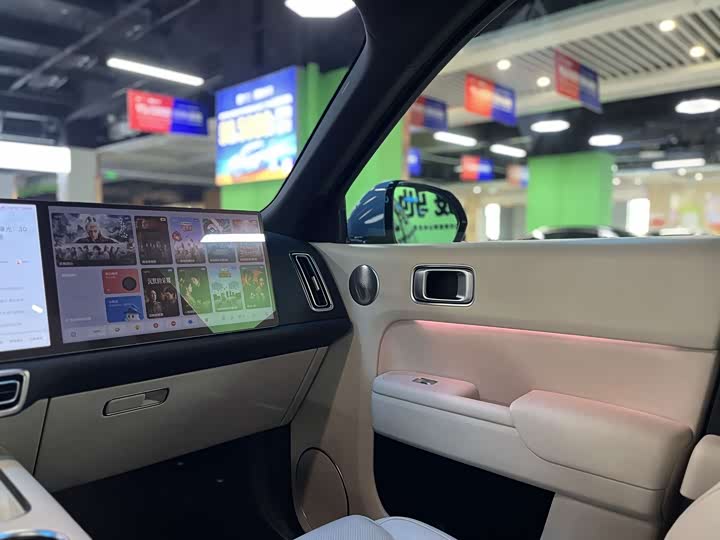 Фото 11 - LiXiang L9