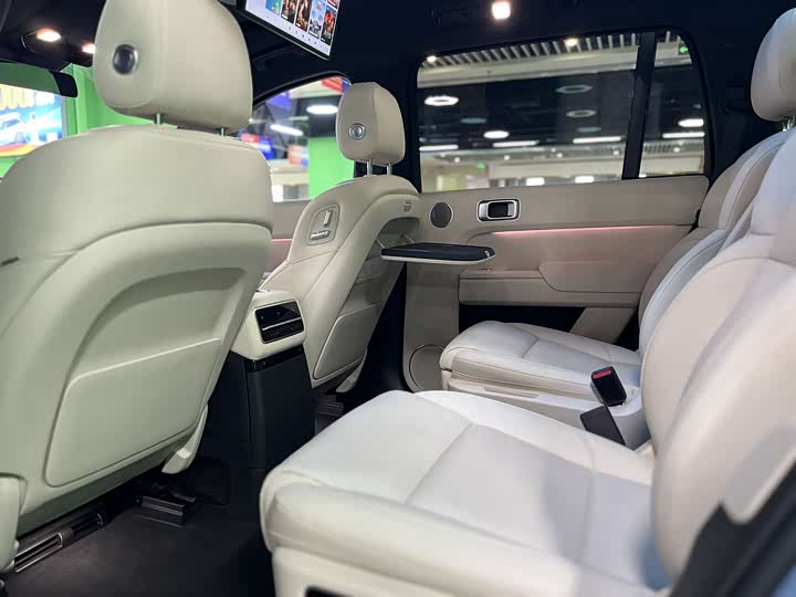 Фото 16 - LiXiang L9