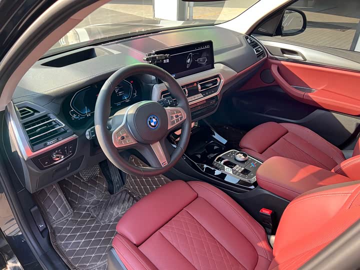 Фото 6 - BMW iX3