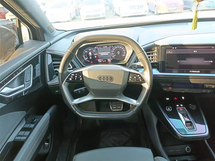 Фото 11 - Audi Q4 e-tron