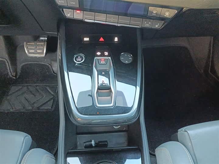 Фото 14 - Audi Q4 e-tron