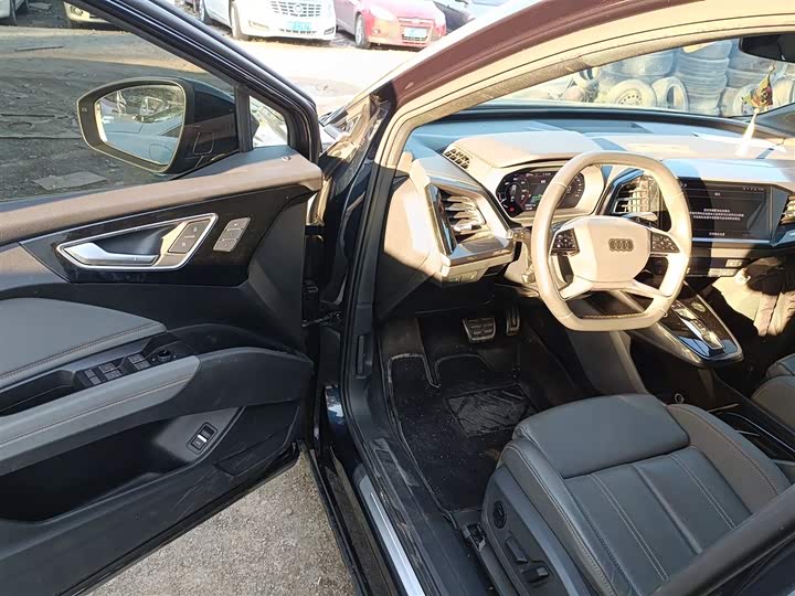 Фото 16 - Audi Q4 e-tron