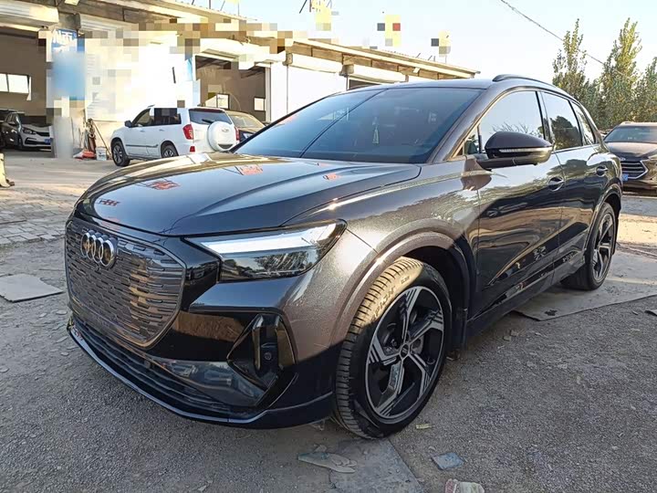 Фото 2 - Audi Q4 e-tron