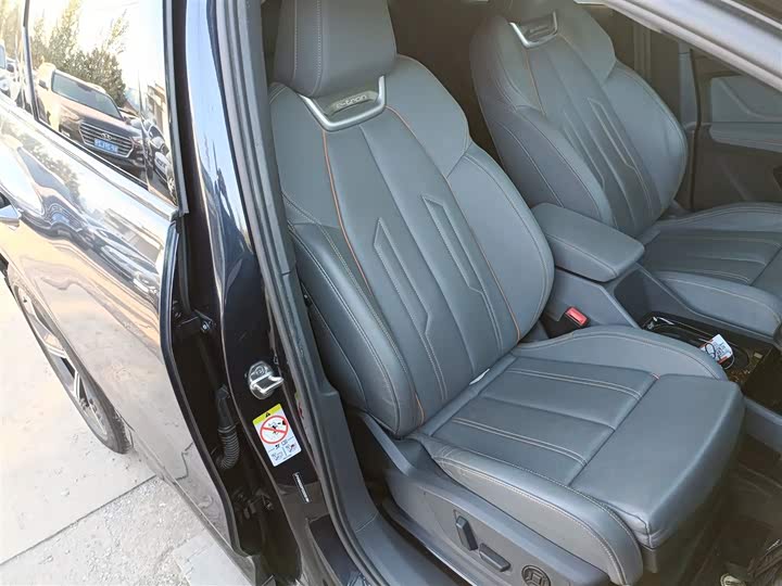 Фото 25 - Audi Q4 e-tron