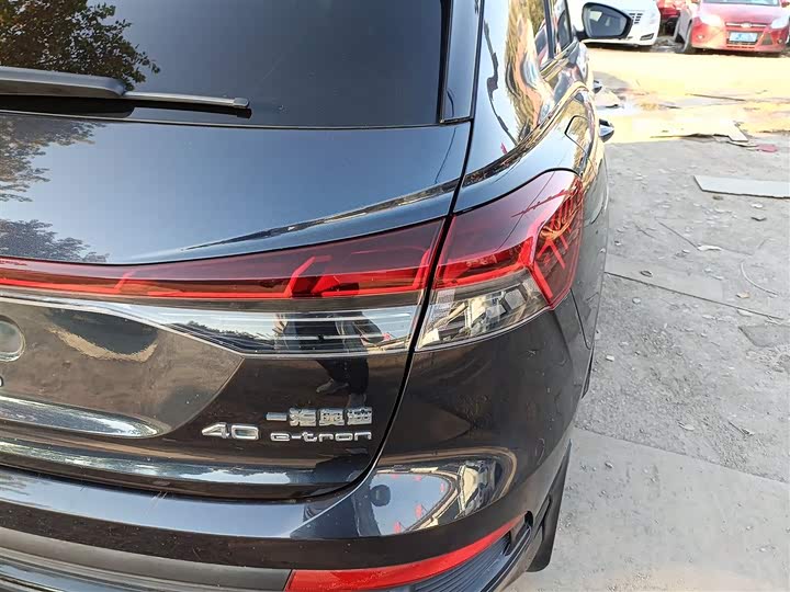 Фото 8 - Audi Q4 e-tron