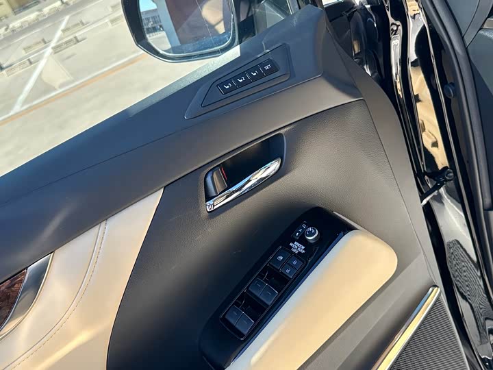 Фото 12 - Toyota Alphard