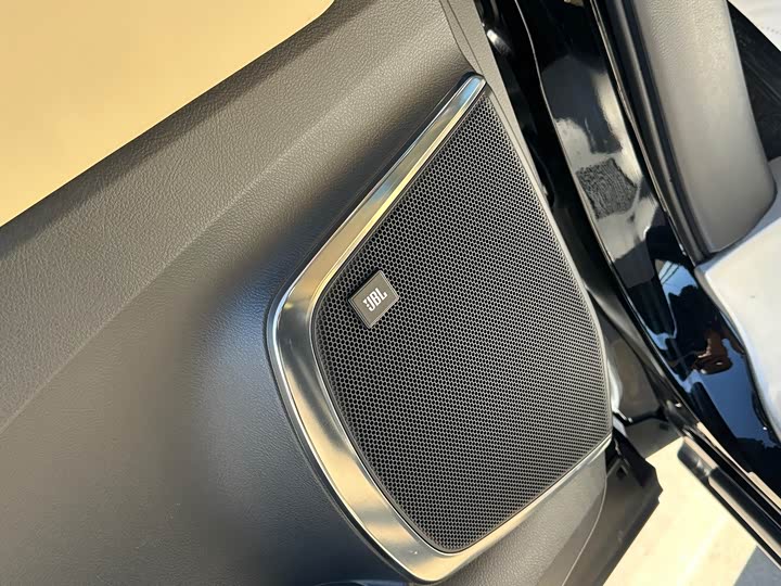 Фото 13 - Toyota Alphard