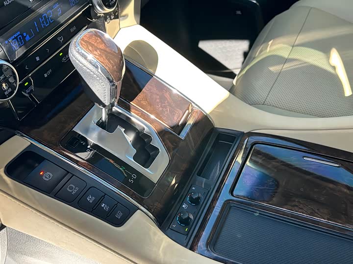 Фото 16 - Toyota Alphard