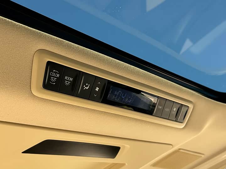 Фото 24 - Toyota Alphard