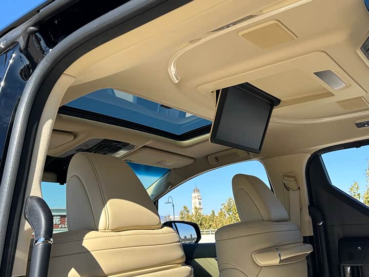 Фото 25 - Toyota Alphard