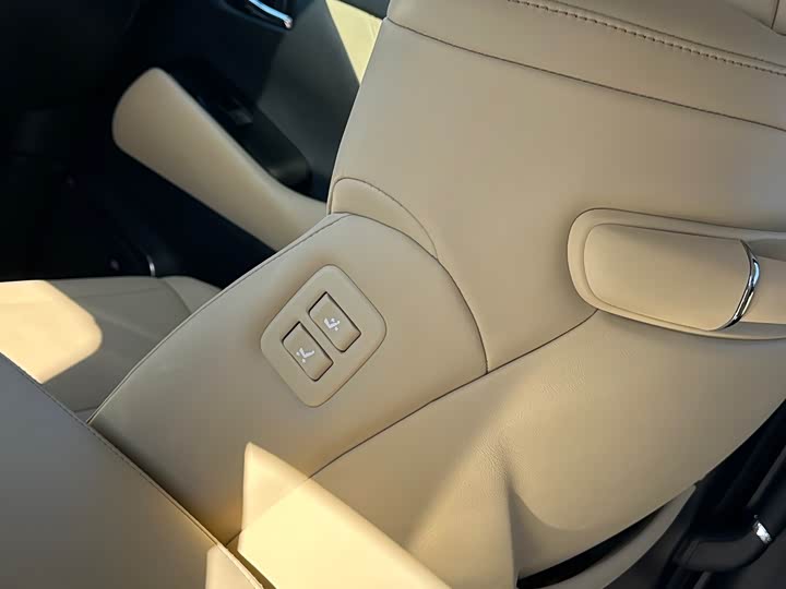 Фото 27 - Toyota Alphard