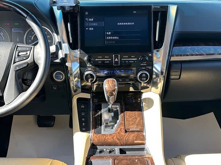 Фото 28 - Toyota Alphard