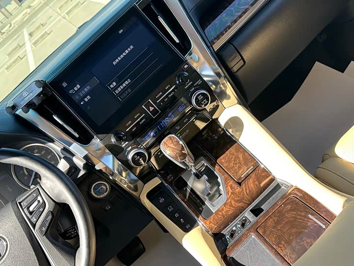 Фото 29 - Toyota Alphard