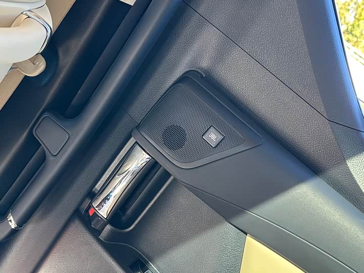 Фото 30 - Toyota Alphard