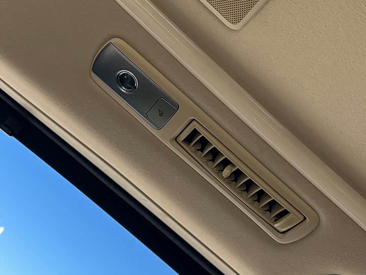 Фото 31 - Toyota Alphard