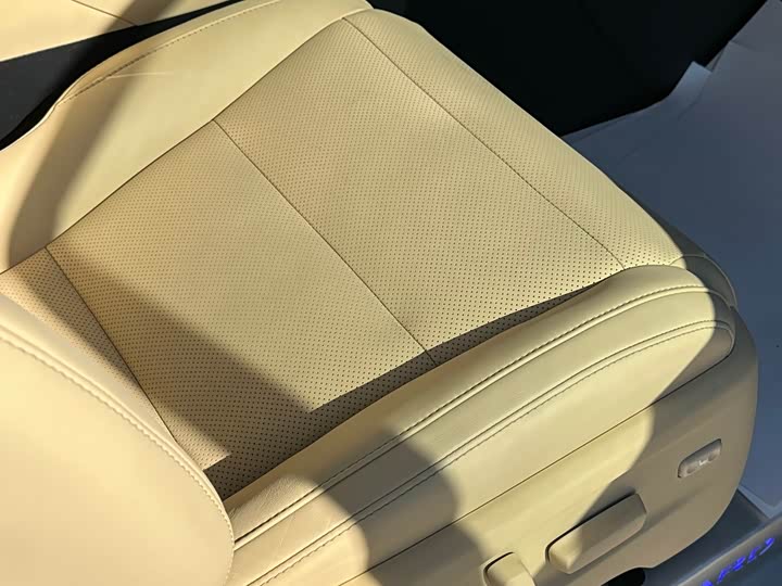 Фото 34 - Toyota Alphard