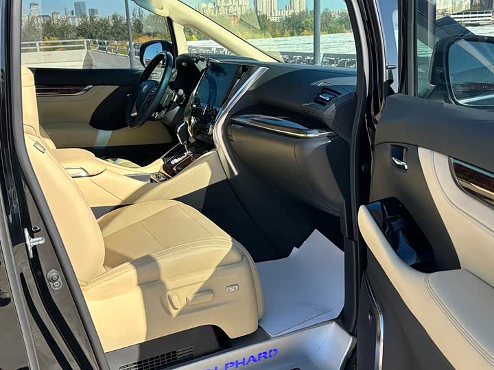 Фото 36 - Toyota Alphard