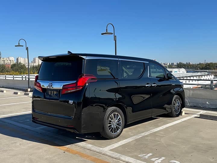 Фото 5 - Toyota Alphard
