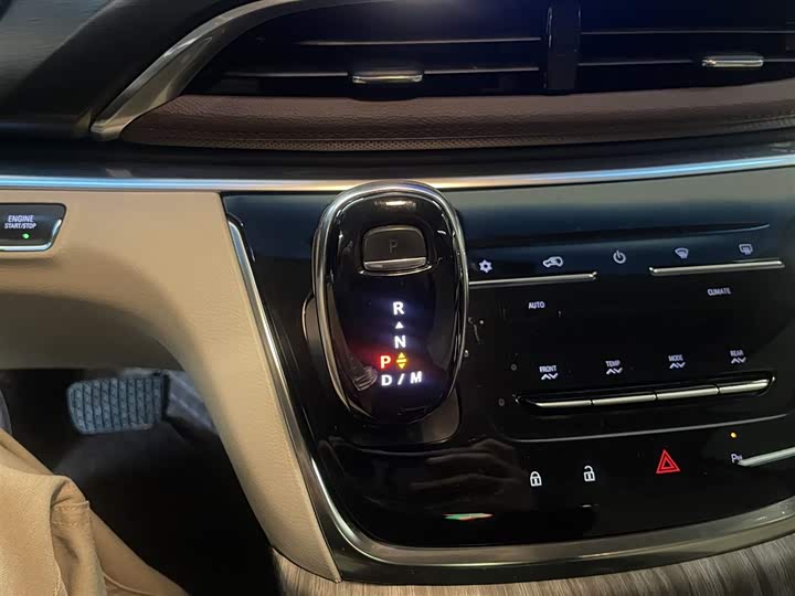 Фото 19 - Buick GL8 ES