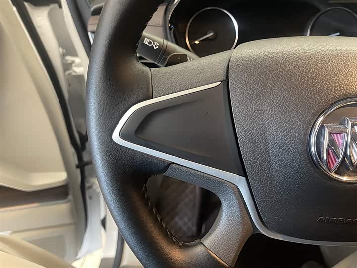 Фото 23 - Buick GL8 ES