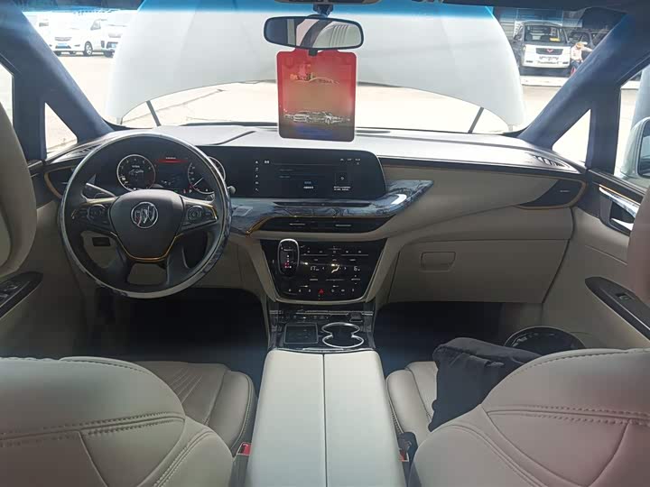 Фото 10 - Buick GL8 ES