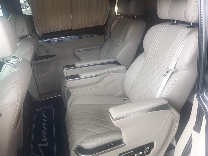 Фото 17 - Buick GL8 ES