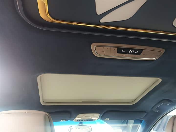 Фото 18 - Buick GL8 ES