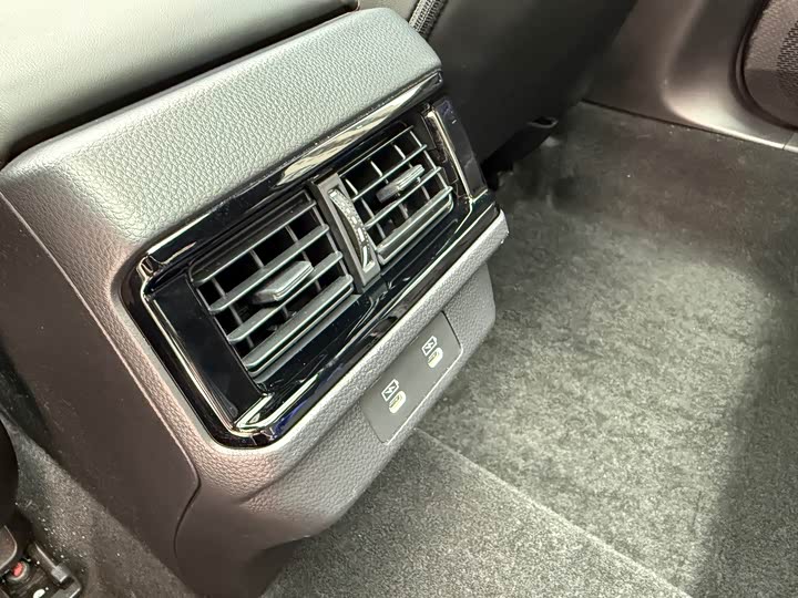 Фото 10 - Honda Inspire