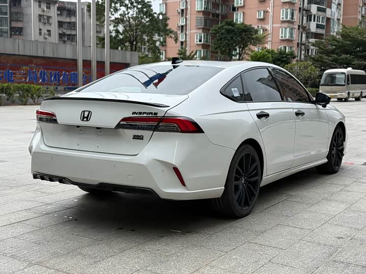 Фото 6 - Honda Inspire