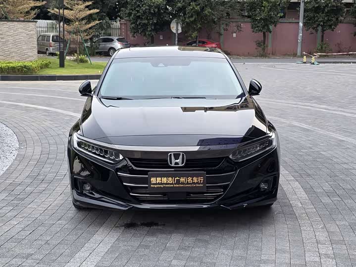 Фото 2 - Honda Accord