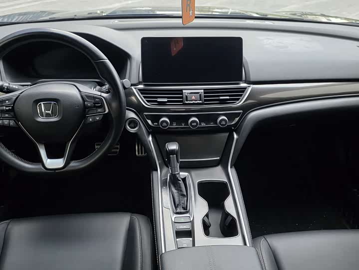 Фото 20 - Honda Accord