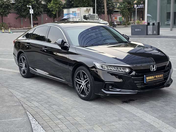 Фото 3 - Honda Accord