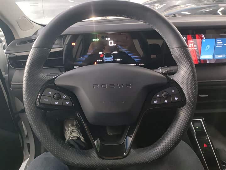 Фото 11 - Roewe i5