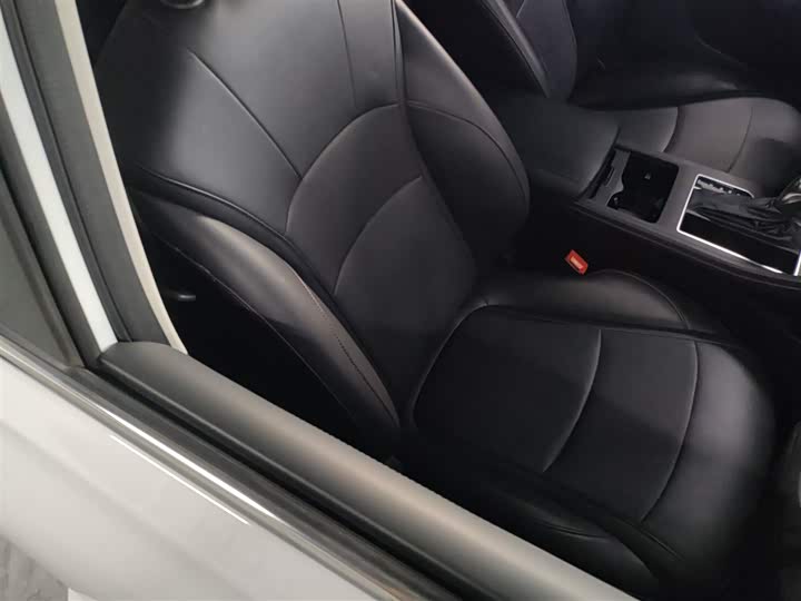 Фото 25 - Roewe i5