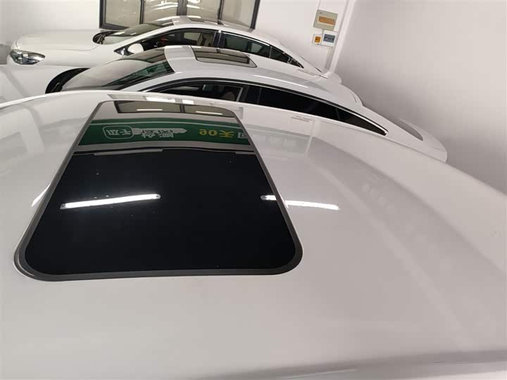 Фото 27 - Roewe i5