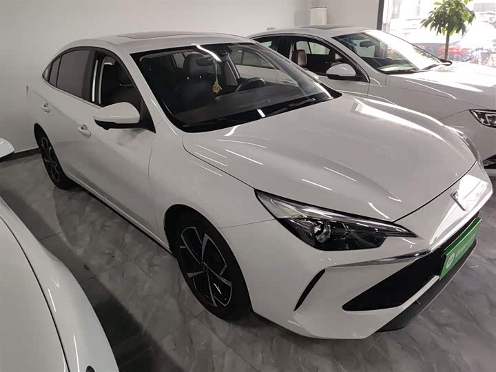 Фото 4 - Roewe i5