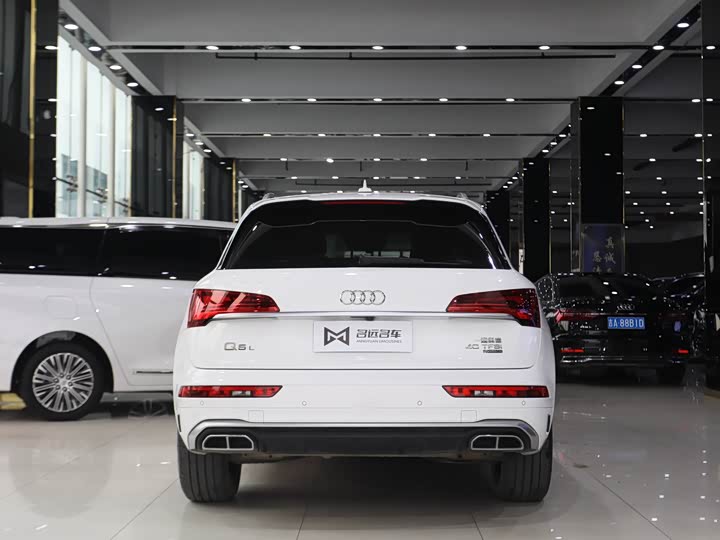 Фото 15 - Audi Q5L