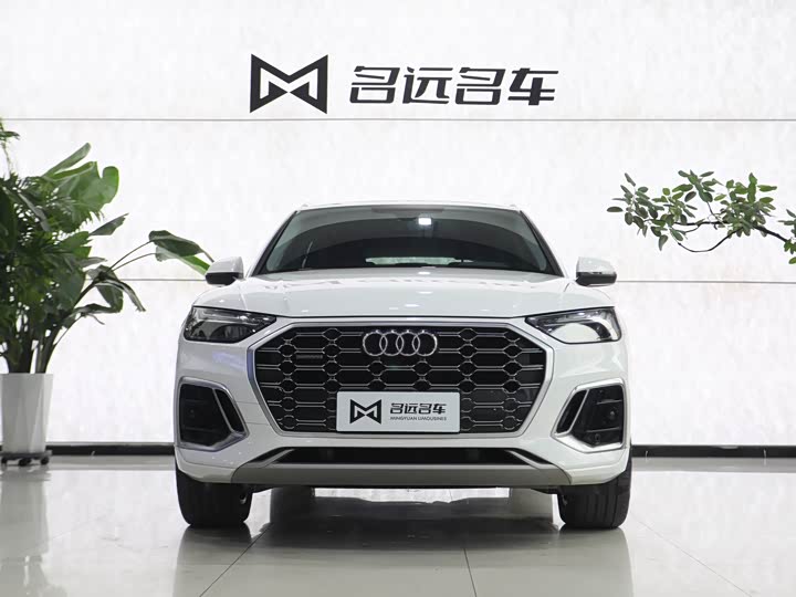 Фото 2 - Audi Q5L