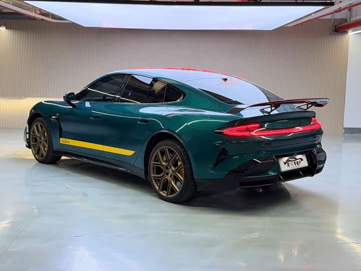 Фото 4 - Xiaomi SU7 Ultra